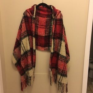 Adorable Coco+Carmen Plaid Hooded Poncho One Size